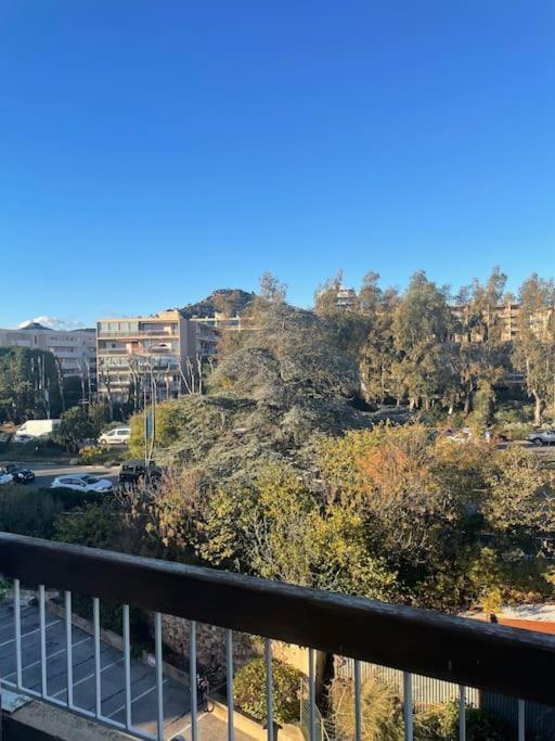 Apartamento Le Cocon Hyerois Hyères Exterior foto